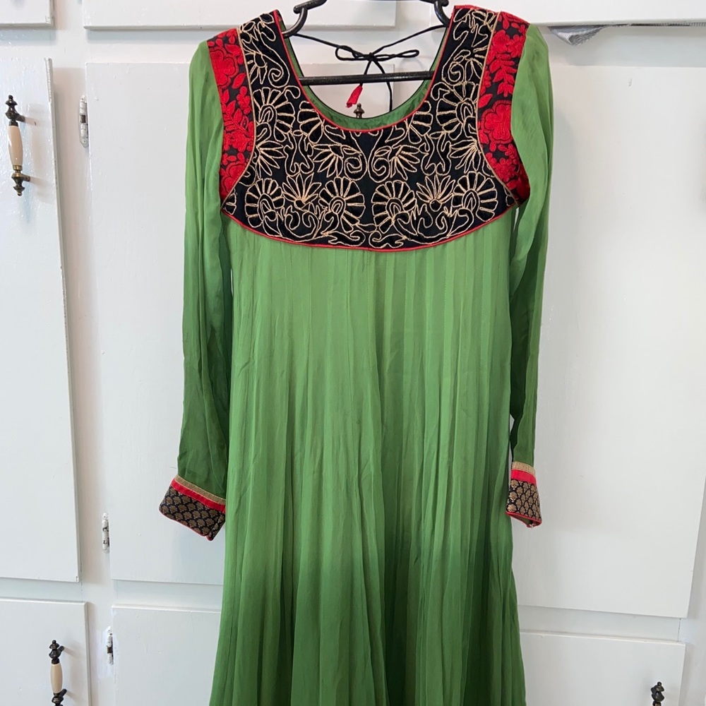 Indian Pakistani Three Pieces Bridal Mehndy Wedding Party Wear Dress (Size M)